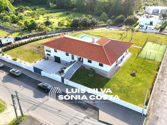 Casaa 4 quarto, Oliveira de Azeméis Aveiro DLS101947227