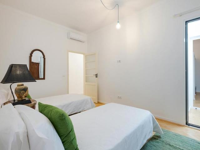 Casaa 4 quarto, Portimão Portimão 8500 533 ES101154038