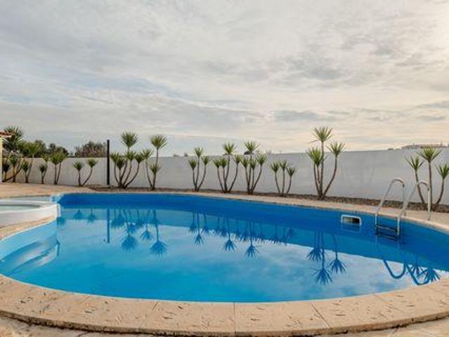 Casaa 4 quarto, Santarém Santarém 2000 320 DLS99838110