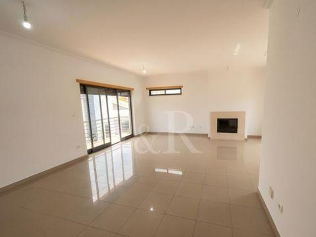 Casaa 5 quarto, Almada Setúbal DLS101315337