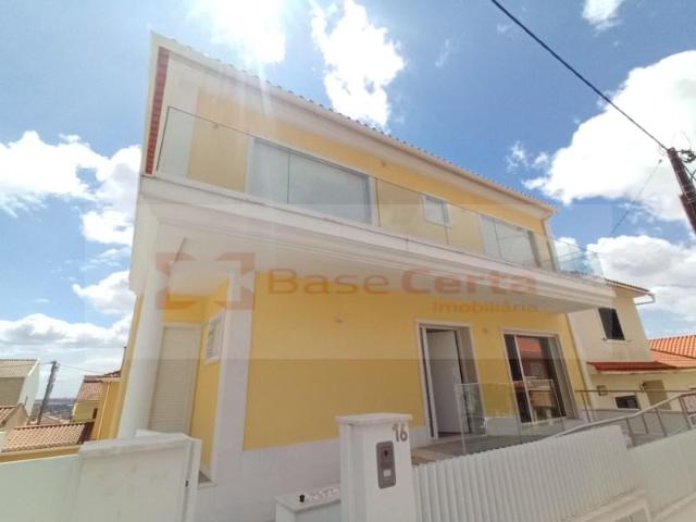 Casaa 5 quarto, Odivelas Odivelas DLS87043889