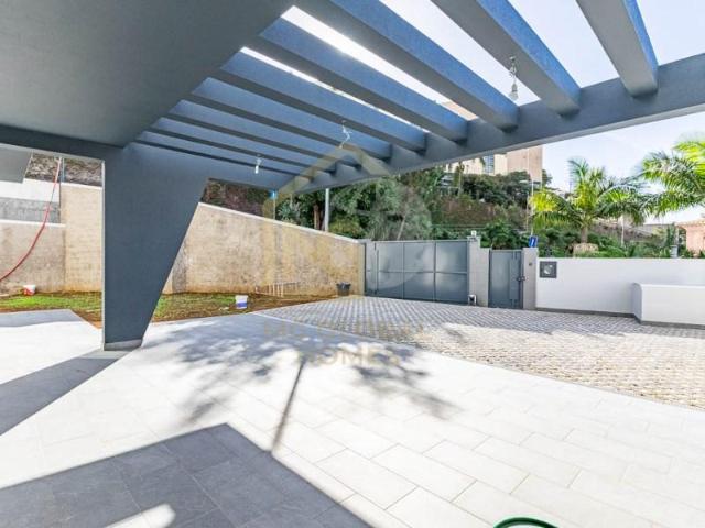 Casaa 3 quarto, Funchal Funchal DLS96936717