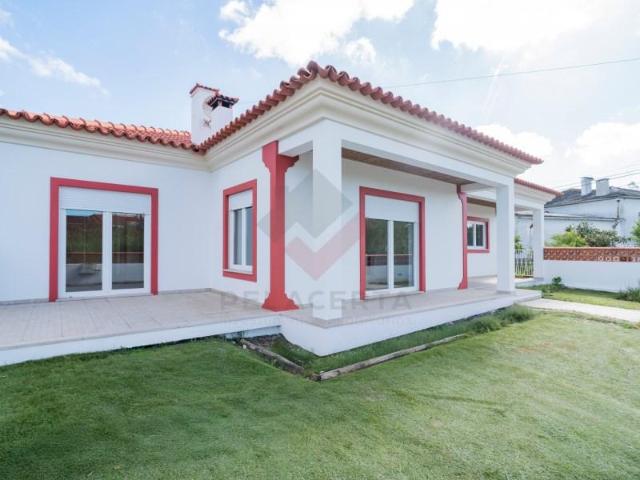 Casaa 3 quarto, Marinha Grande Marinha Grande DLS101920553