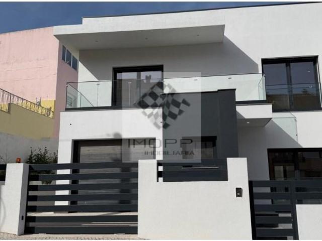 Casaa 3 quarto, Odivelas Odivelas DLS89232945
