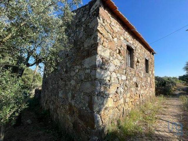 Casaa Figueiró dos Vinhos Leiria 3260 089 DLS89334230