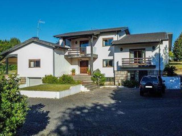 Casaa Guimarães Braga 4805 148 DS86053906