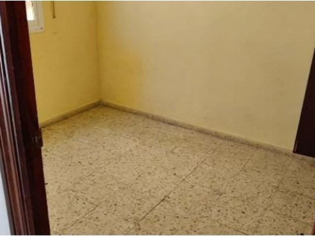 CASABANCO VENDE PISO DE TRES DORMITORIOS EN VILLAFRANCA DE LOS BARROS