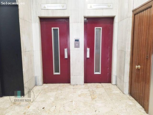 CASAGENCIA INMOBILIARIA VENDE. OFICINA EN PLENO CENTRO DE CASTELLON