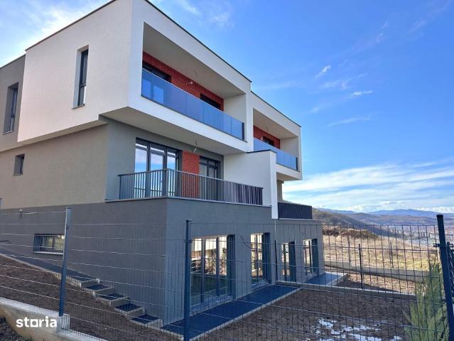 Casa/duplex de vanzare 3 nivele 170mp utili zona Narciselor 270mp tere