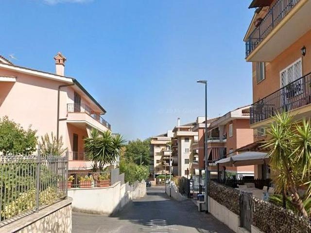 Casalotti grazioso quadrilocale ammobiliato
