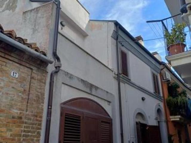 Casalbordino vendesi casa semi indipendente 5 vani 160 Mq
