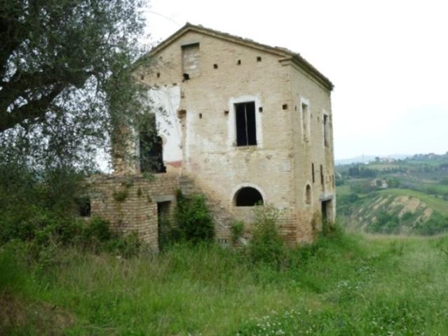 Casale Colonico Rustico in vendita a Monsampolo del Tronto, Collinare