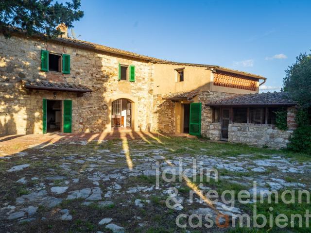 Casale con fabbricato annesso nel Chianti, a 24 km da Firenz. 318m² San Casciano in Val di Pesa