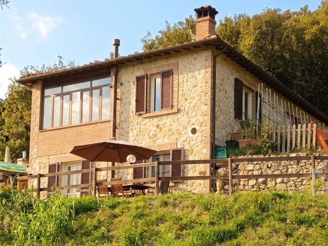 Casale dominante e panoramico 240m² Amelia