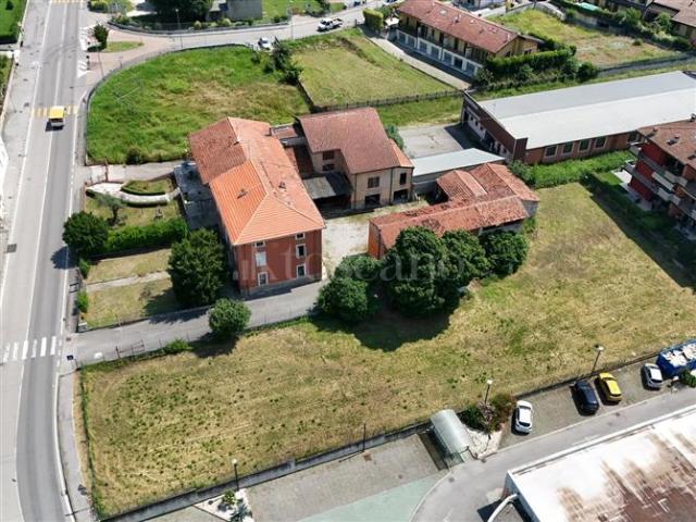 Casale di 1300 mq a Pozzolengo Pozzolengo