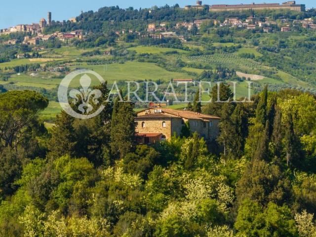 Casale di 520 mq in vendita Volterra, Italia