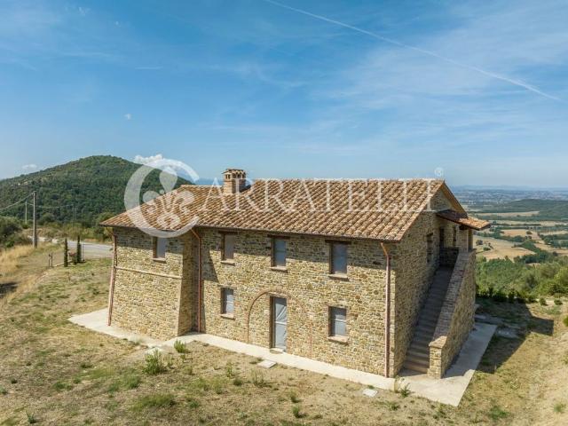Casale di 950 mq in vendita Panicale, Italia