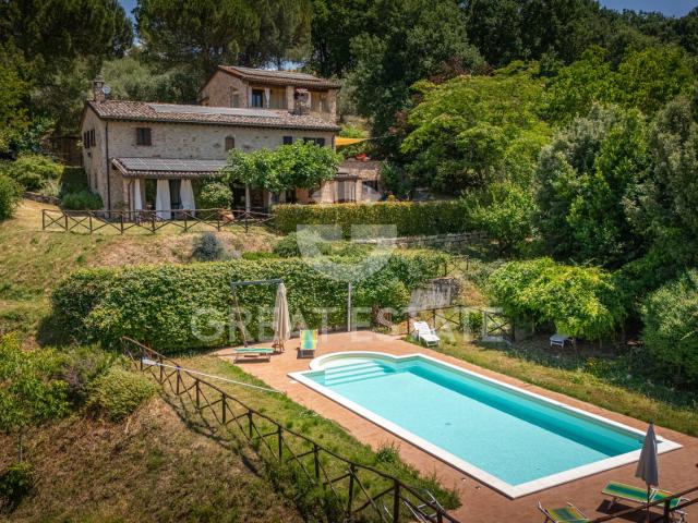 Casale Eugene 341m² Todi