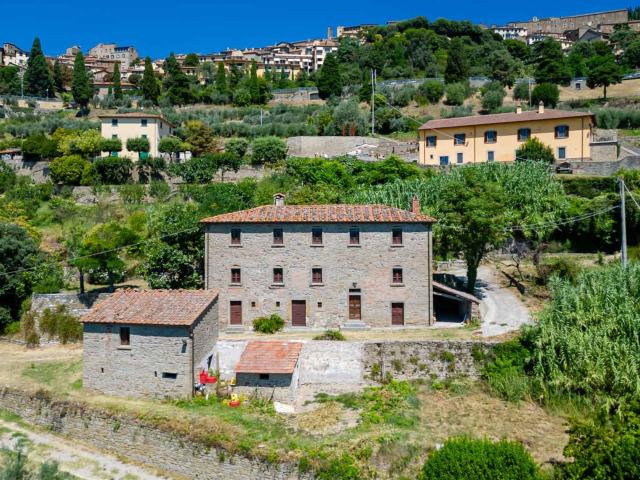 Casale Fontenuova 385m² Cortona