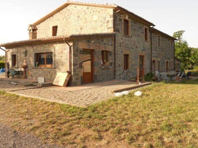 Casale in affitto a Bagnoregio strada provinciale 54, arredato, giardino privato, caminetto TrovaCasa
