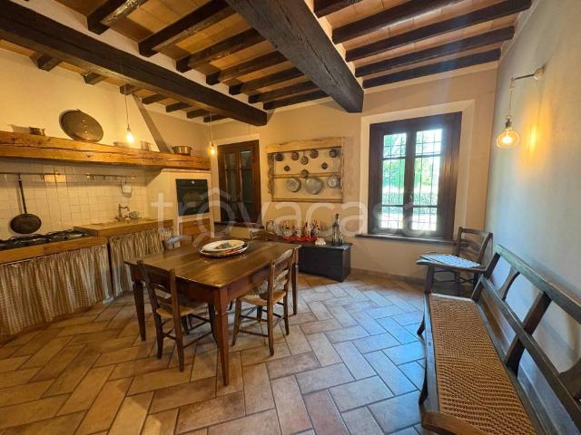 Casale in affitto a Gualtieri via, giardino privato, caminetto, travi a vista TrovaCasa