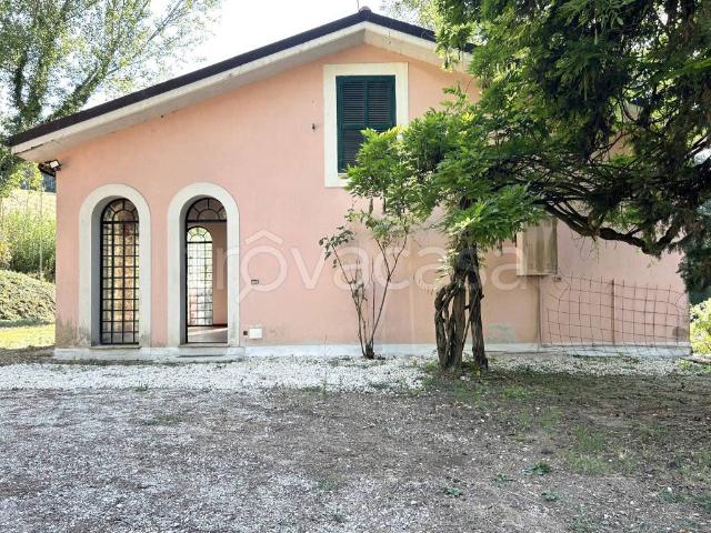 Casale in affitto a Poggio Mirteto via Santa Maria in Turano, non arredato/vuoto, giardino privato, caminetto TrovaCasa