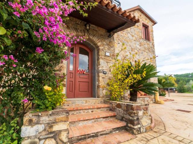 Casale in affitto a Pollica via Caracciolo, arredato, giardino privato, terrazzo TrovaCasa