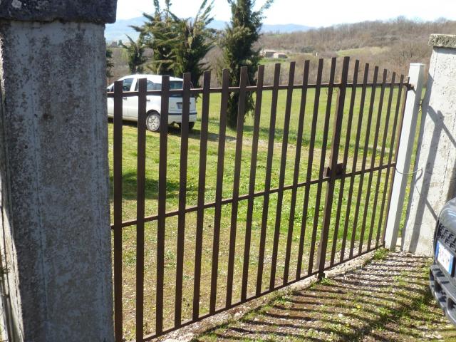 CASALE in AFFITTO a RADICOFANI LA PALAZZINA di 15 vani
