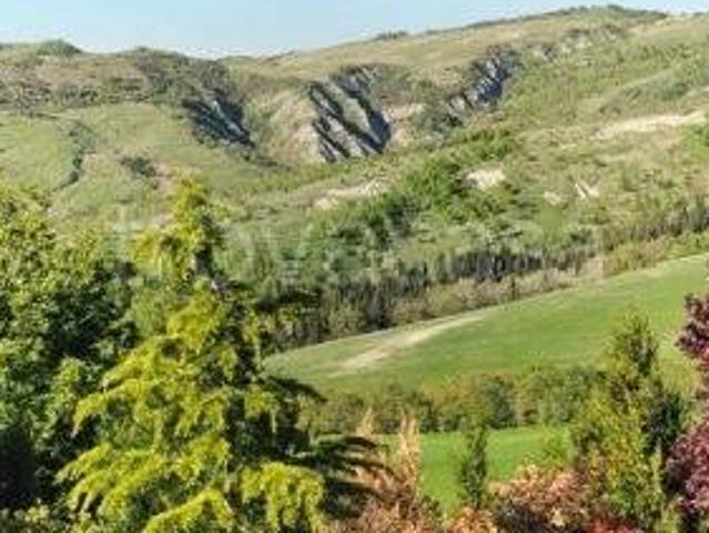 Casale in affitto a Radicofani via Roma, arredato, giardino privato, vista panoramica TrovaCasa