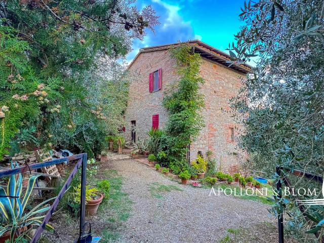 Casale in pietra con uliveto, in collina Città della Pieve 207m² Città della Pieve