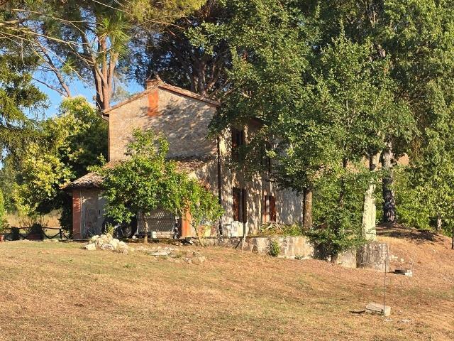 Casale in Pietra Riservato 150m² Guardea