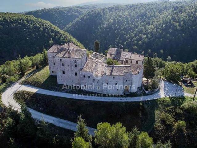 Casale in vendita a Massa Martana