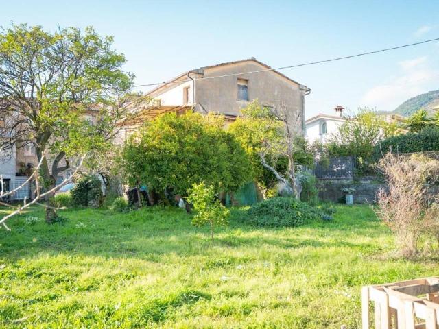 Casale in vendita a Massa