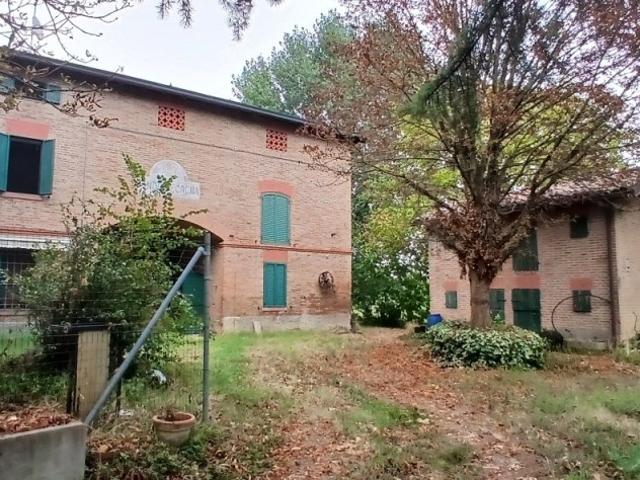 Casale in vendita a Modena via Goito, 150, Portile