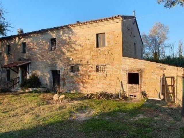 Casale in vendita a Mombaroccio via Bevano