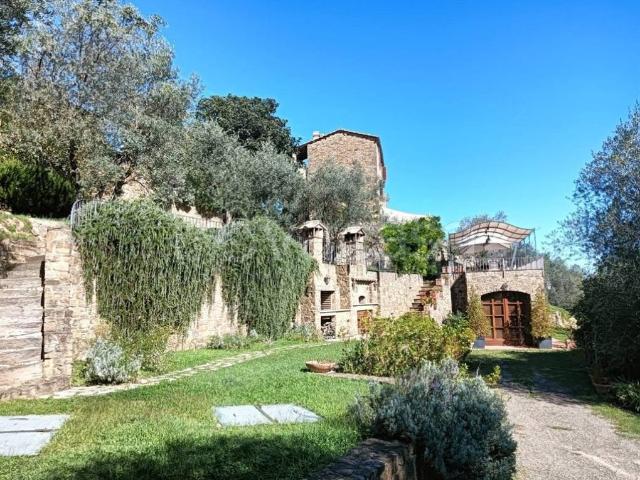 Casale in vendita a Montalcino