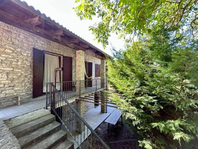 Casale in vendita a Montechiaro D'Acqui