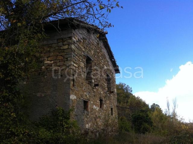 Casale in vendita a Montecreto, Acquaria