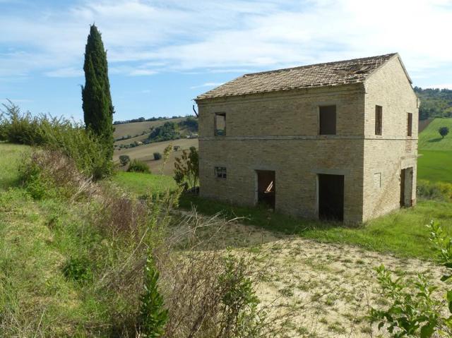 Casale in vendita a Montelupone, Campagna 158m² Montelupone
