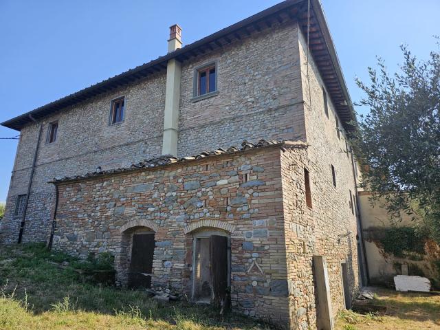 CASALE in VENDITA a MONTESPERTOLI MONTESPERTOLI di 9 vani