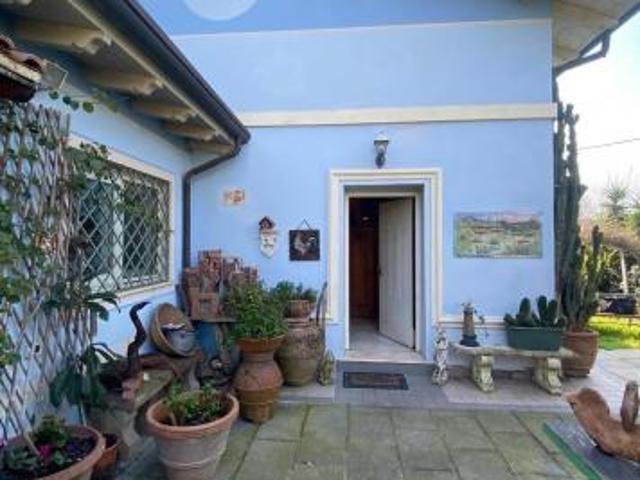Casale in vendita a Montramito Massarosa 145 mq Rif: 1398862
