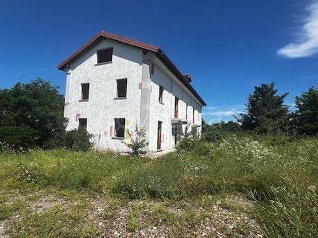 Casale in vendita a Novi Ligure via Ovada