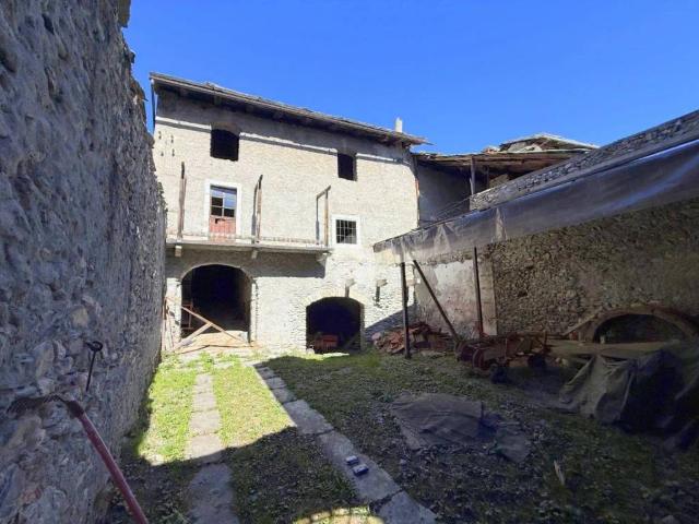 Casale in vendita a Oulx via Des Ambrois, 38