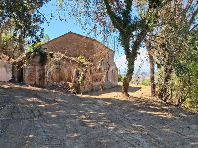 Casale in vendita a Offagna via Polverigi, 5