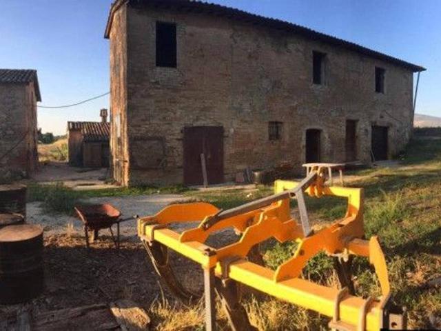 Casale in vendita a Bevagna