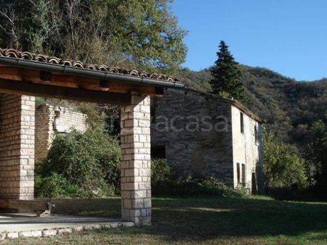 Casale in vendita a Cagli strada Ca' Rio