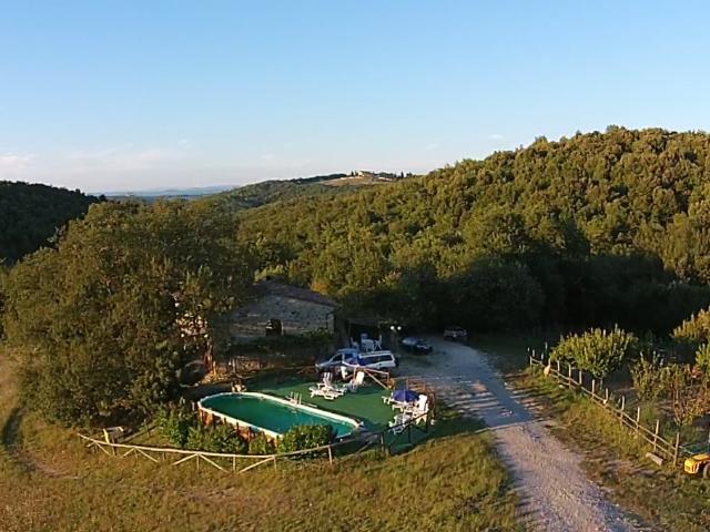 Casale in vendita a Casole d'Elsa, in buono stato Rif. AIS. 120m² Casole d'Elsa