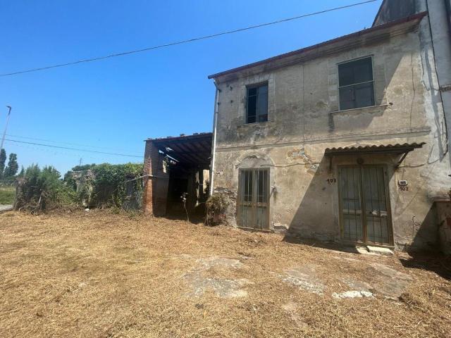 Casale in vendita a Cascina