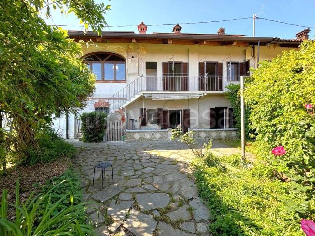 Casale in vendita a Castagnole Piemonte