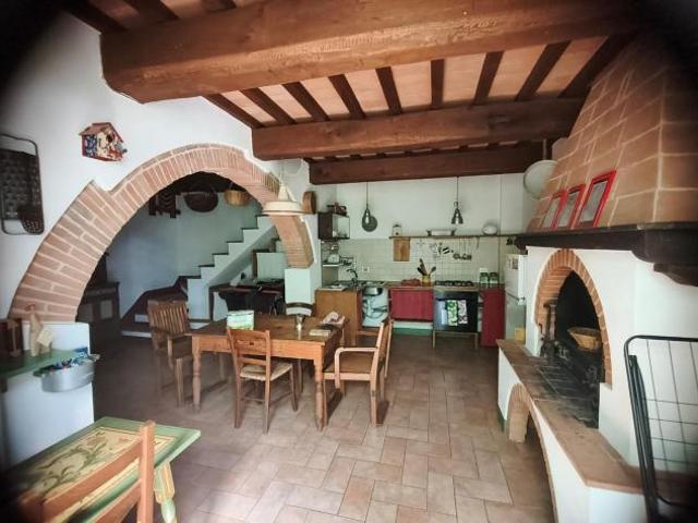 Casale in vendita a Castelmaggiore Calci 190 mq Rif: 1424528